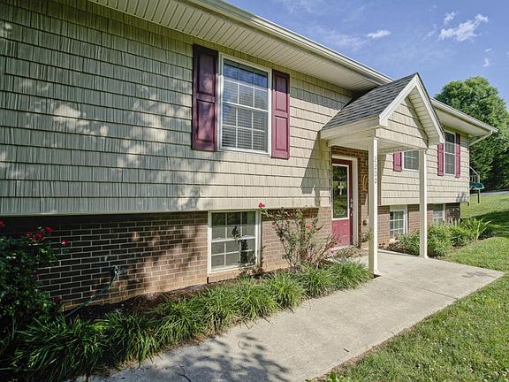 2nd image of 2200 Lakeland Dr