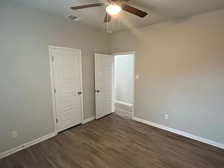429 Emma Dr — Photo 9