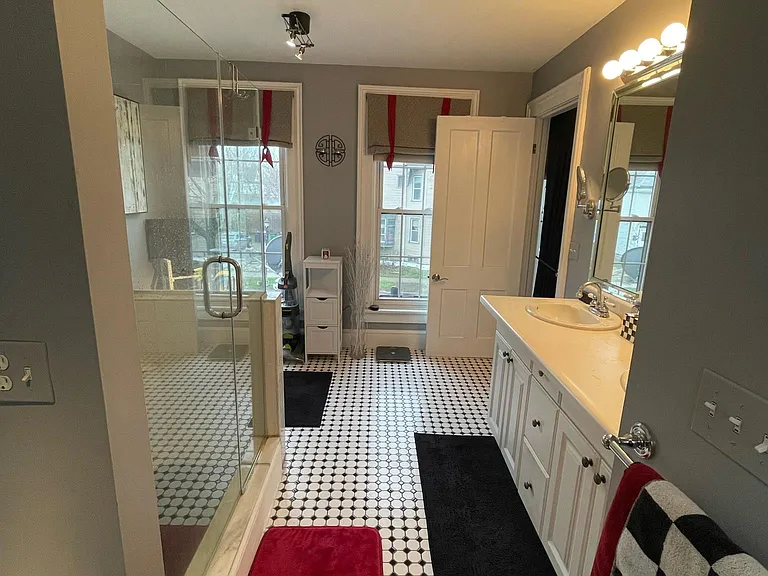 354 Bryant St — Photo 17