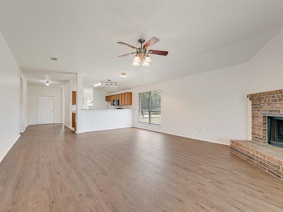 5th image of 1409 Fairfield Dr