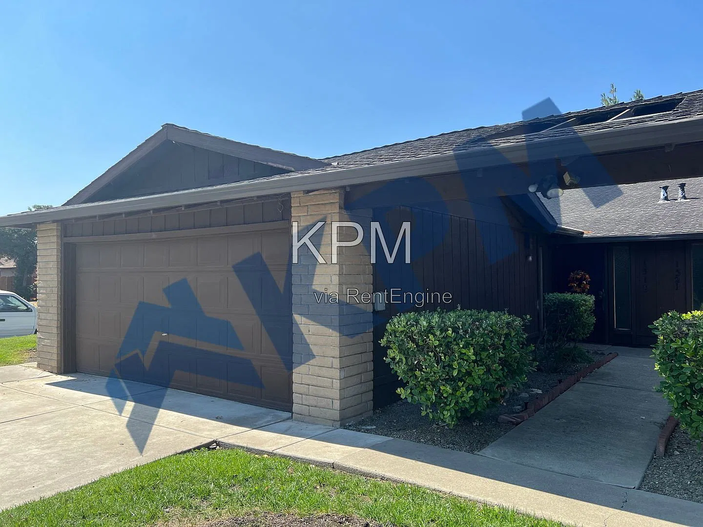 3 bed, 2.0 bath, 1147 sqft, $2,295 — Photo 2
