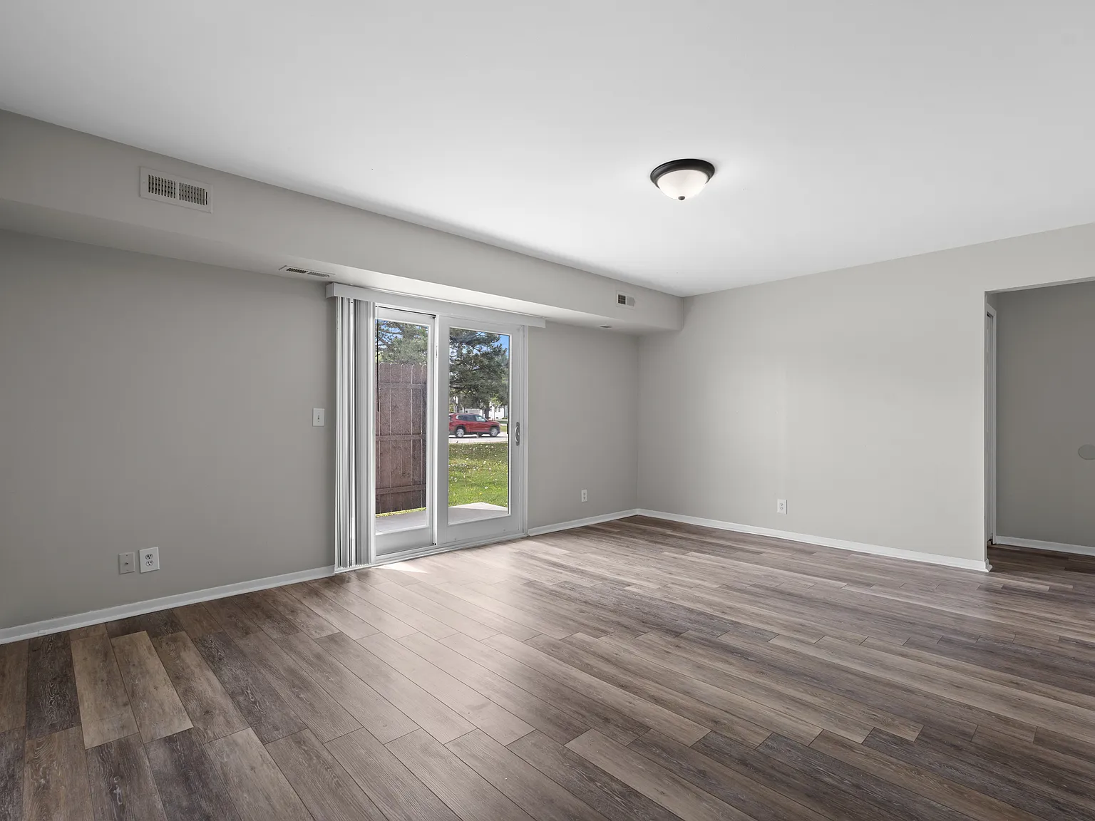 5975 Burroughs Ave — Photo 4