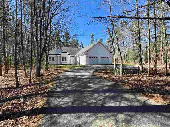 780 Meadow Ln, Harbor Springs, MI 49740