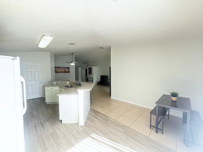 730 Garberia Dr — Photo 18