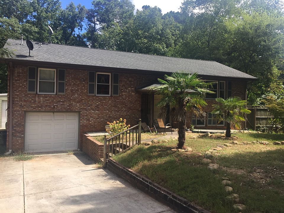 2nd image of 2944 Carrie Dr NW
