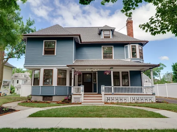 30 Firglade Ave, Springfield, MA 01108