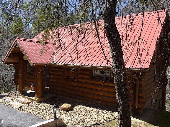 2nd image of 2910 Piney Ridge Way