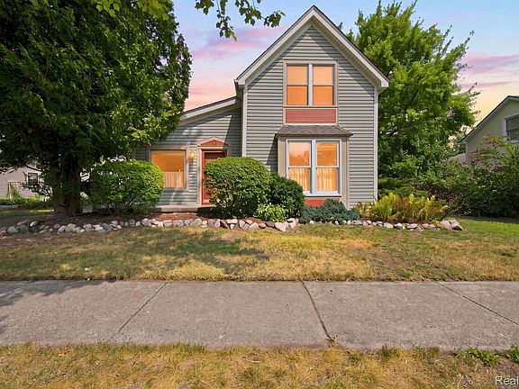 2nd image of 79 Dennison St