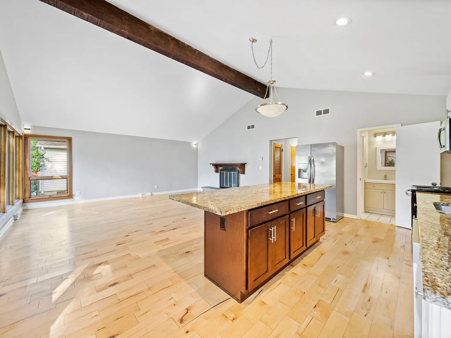 Ivy Ct, Mentor — Photo 4