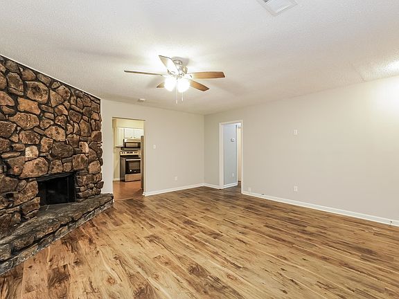 3rd image of 6370 Kinston Park Dr