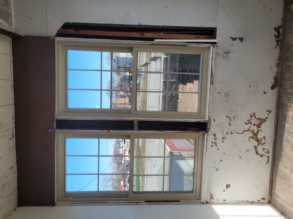 chicago-illinois-2143187561 picture