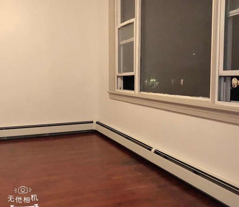 2nd image of 2565 124th St