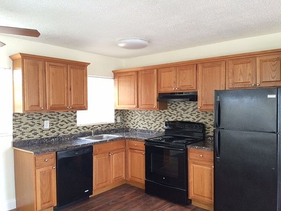 3rd image of 5420 NE 22nd Ter APT 14