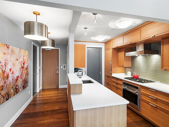 5th image of 177 9th Ave APT 5E