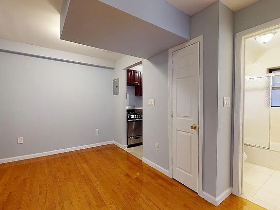 5th image of 11019 72nd Rd APT 1B