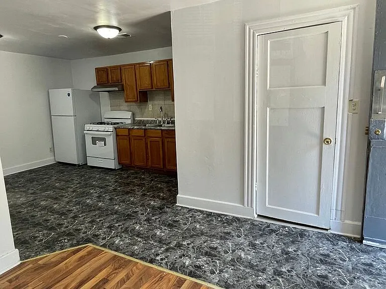 2500 N Sawyer Ave #1R — Photo 4