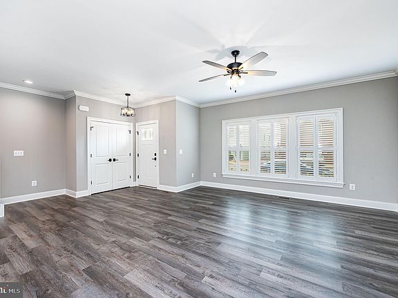 5th image of 611 Kenmore Ave