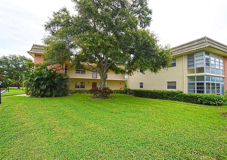 1st image of 14 Vista Gardens Trl