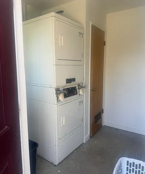 69 W Beverly Dr #202 — Photo 2