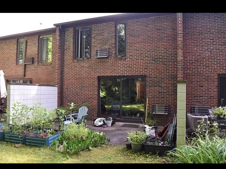 9 Chadwick Ct #9 — Photo 16