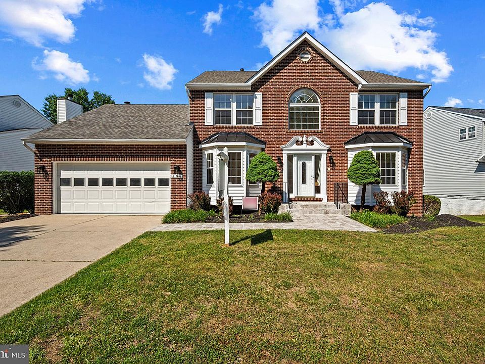 1st image of 404 Prairie Ct
