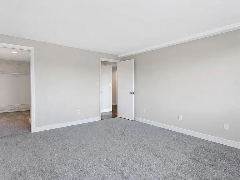 1 Stonehill Dr #4 — Photo 7