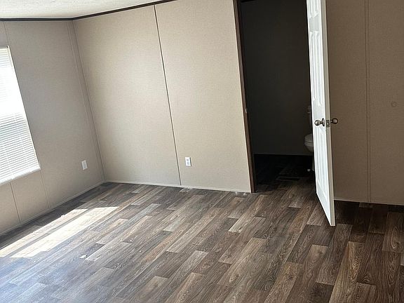 3rd image of 346 Barker St