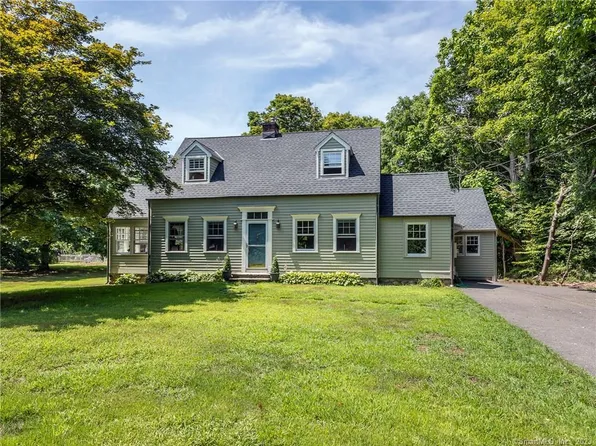 33 Washington Ave, Woodbury, CT 06798