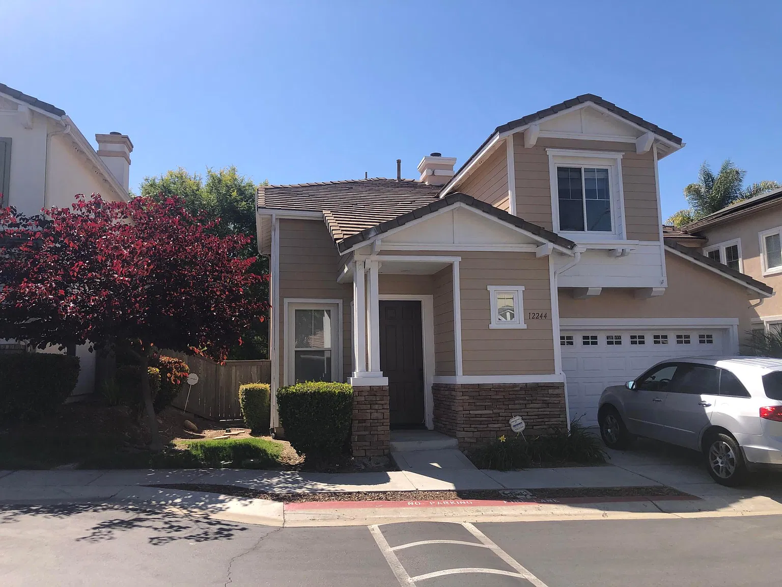 3 bed, 2.5 bath, 1630 sqft, $3,950 — Photo 2