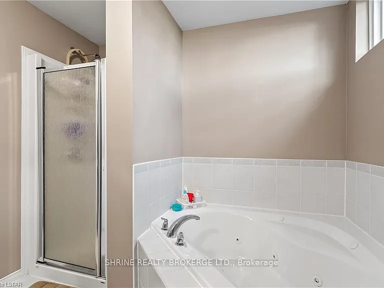 1841 Foxwood Ave #UPPER — Photo 34