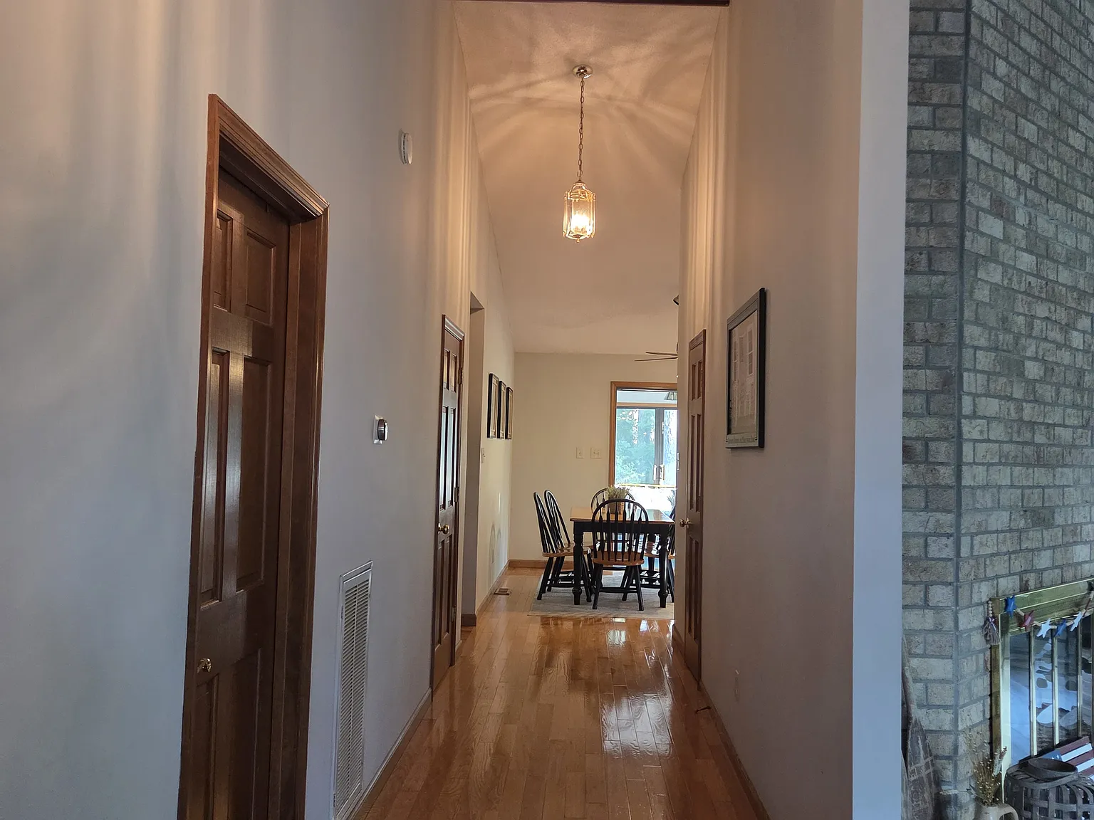 3 bed, 2041 sqft, $2,200 — Photo 3