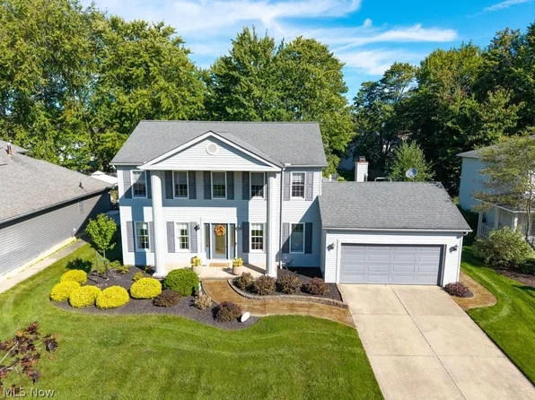 19563 Castletown Dr, Strongsville, OH 44136