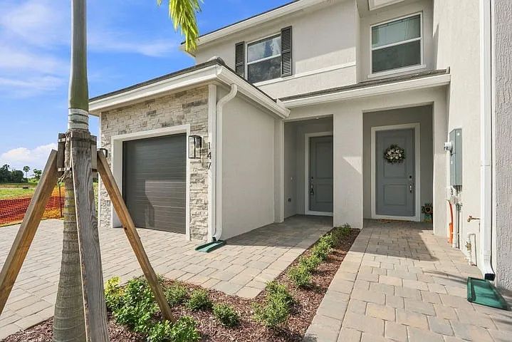 3 bed, 1456 sqft, $3,450 — Photo 2
