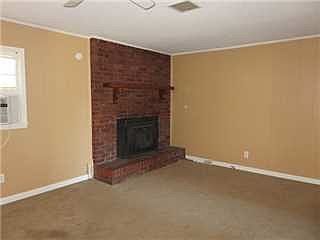 3rd image of 1609 Beckman Dr