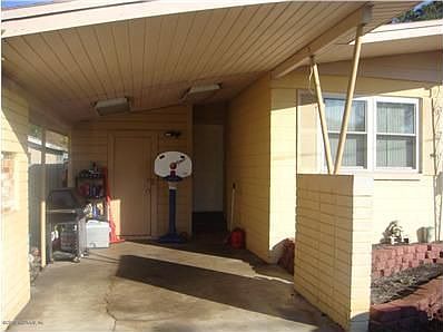 3rd image of 2701 Columbine Dr N