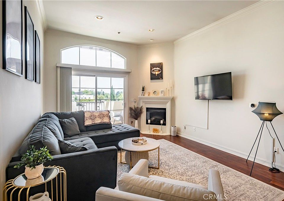 1st image of 14242 Burbank Blvd APT 307