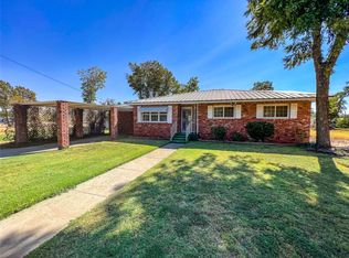 430 S 9th Ave, Munday, TX 76371