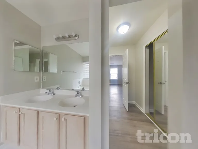 3182 Gainsborough Ct — Photo 10