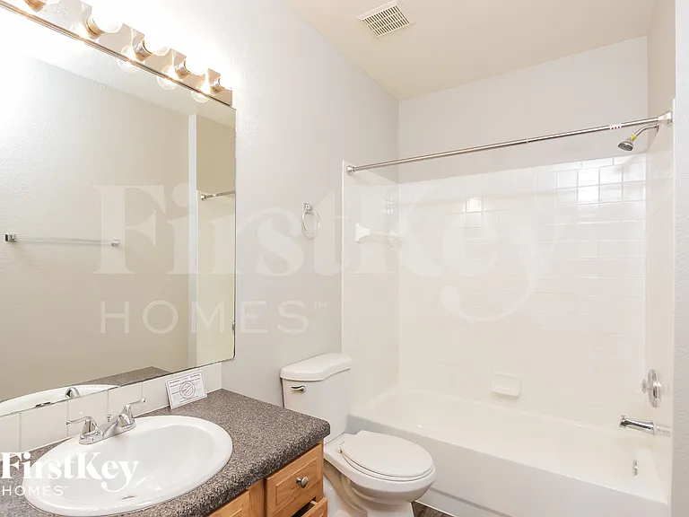 3422 Renault Cir — Photo 17