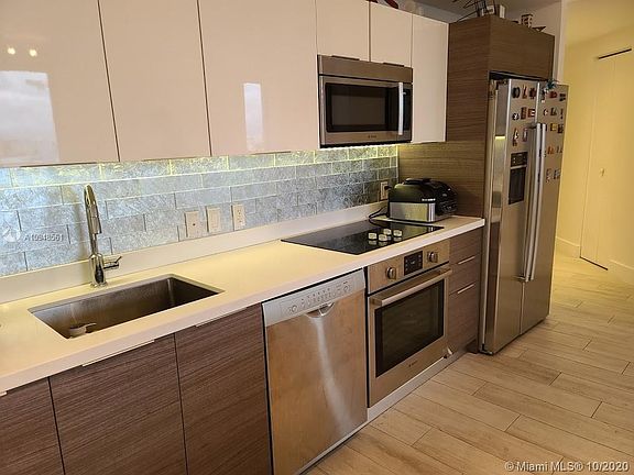 5th image of 1010 SW 2nd Ave Unit 1404