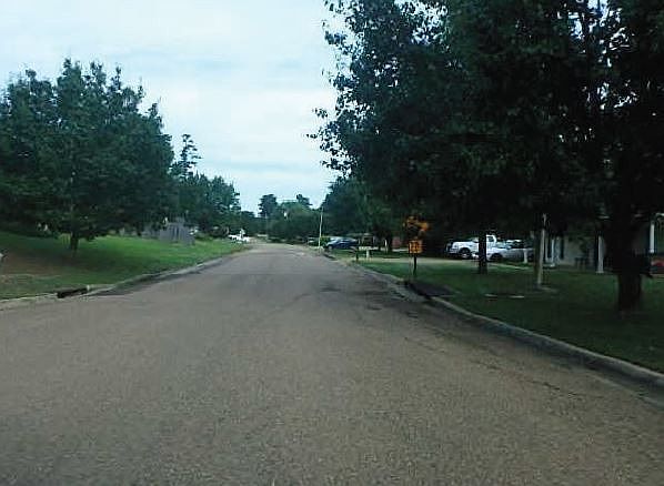 2nd image of 1970 Lincolnshire Blvd