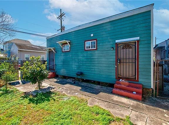 2nd image of 2401 Iberville St