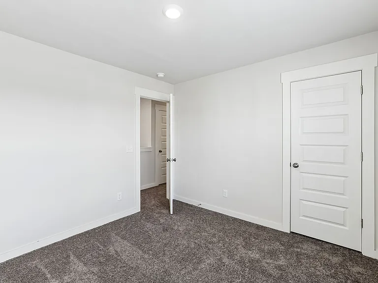 1615 Medinah Ln — Photo 32