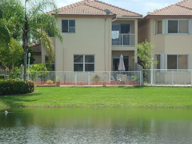 Lake Front 4b,2.5baths