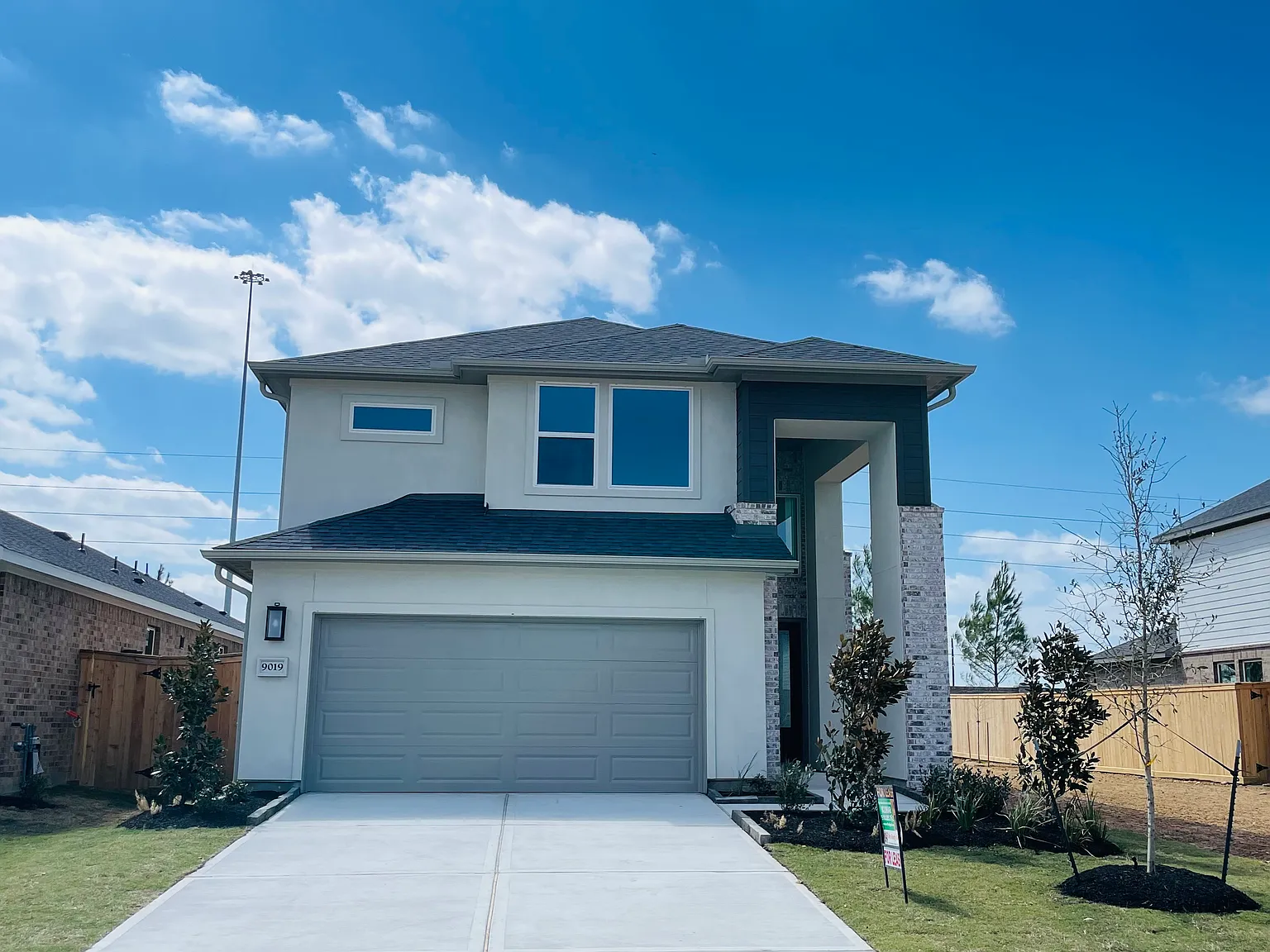 4 bed, 2514 sqft, $2,900 — Photo 1