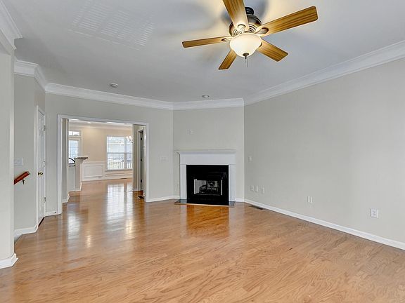 3rd image of 6155 Deluna Way