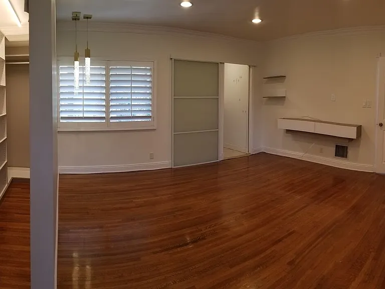 1745 Midvale Ave — Photo 23