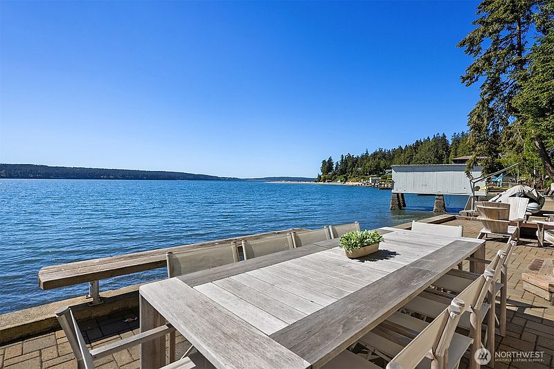 2nd image of 4174 Beach Drive