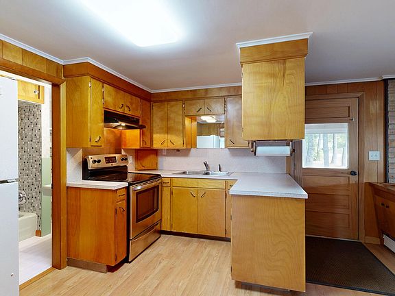 4th image of 1338 Sabattus Street
