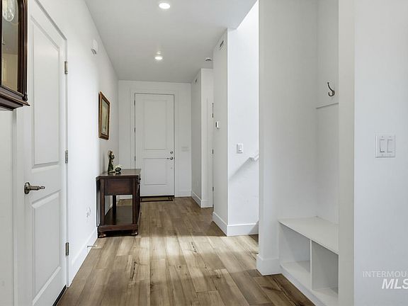 4th image of 5433 E Terrace Falls Ct